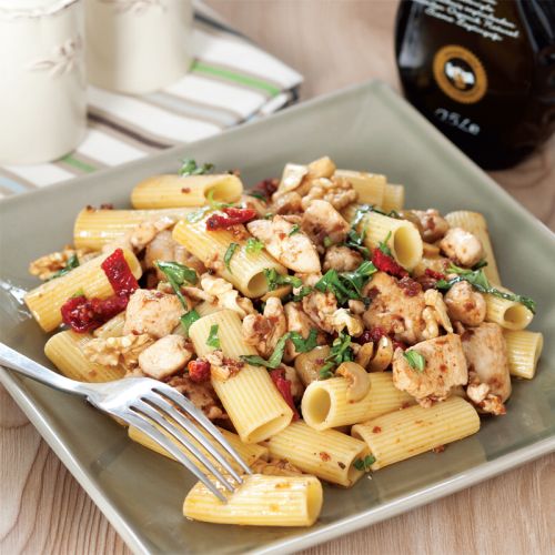 domatesli-tavuklu-makarna-2