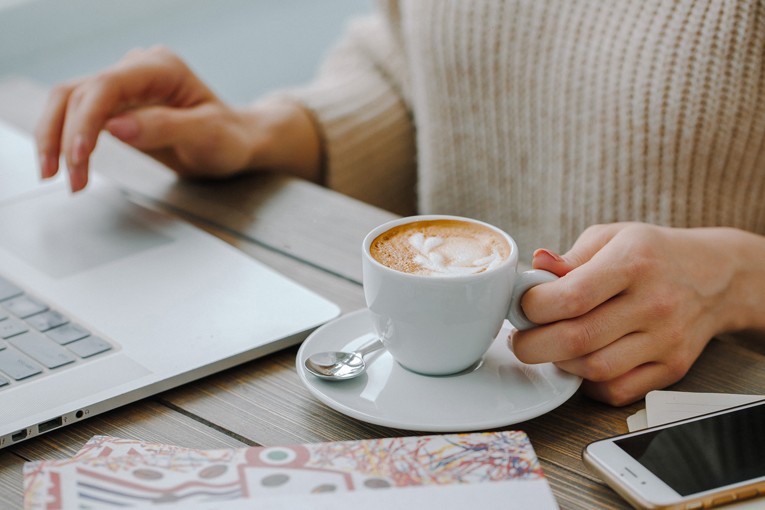 Boğaz ağrısını yumuşatır